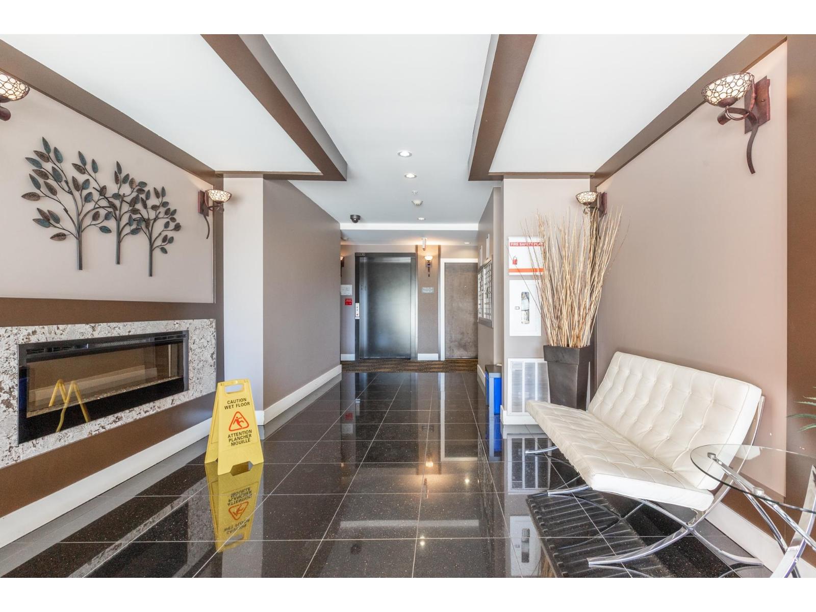 B401 20211 66 Avenue, Langley, British Columbia  V2Y 0L4 - Photo 2 - R3108376