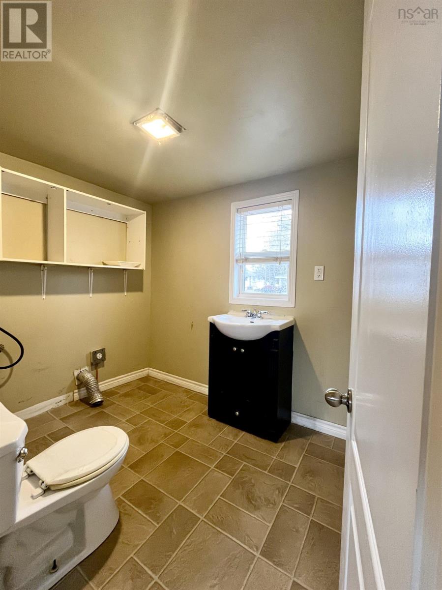 68 Mcgee Street, Springhill, Nova Scotia  B0M 1X0 - Photo 5 - 202602466
