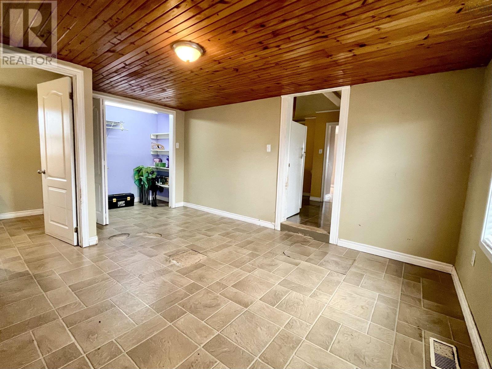 68 Mcgee Street, Springhill, Nova Scotia  B0M 1X0 - Photo 4 - 202602466