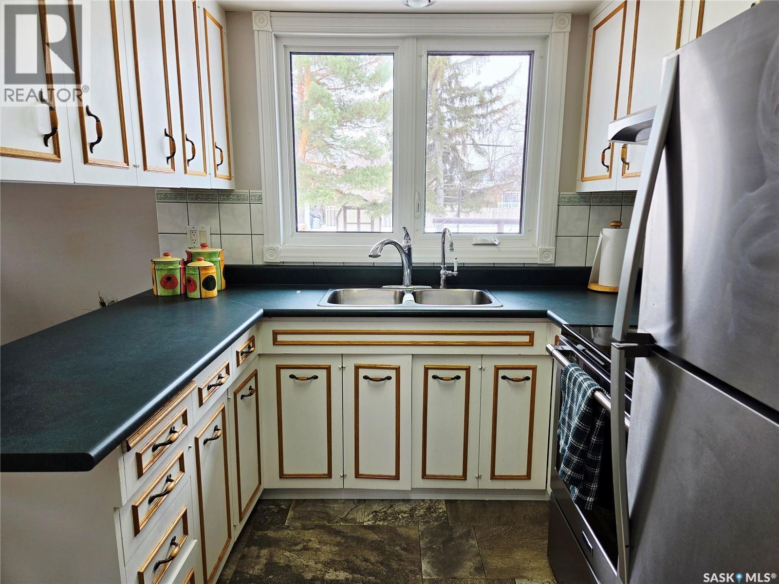 1127 Asquith Drive, Esterhazy, Saskatchewan  S0A 0X0 - Photo 10 - SK032986