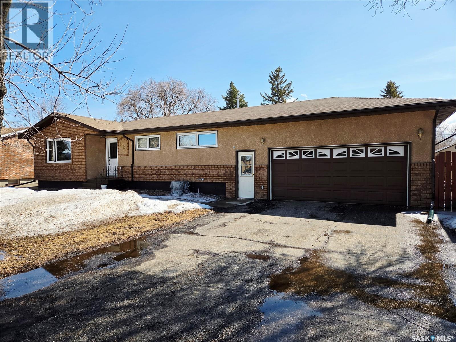 1127 Asquith Drive, Esterhazy, Saskatchewan  S0A 0X0 - Photo 3 - SK032986