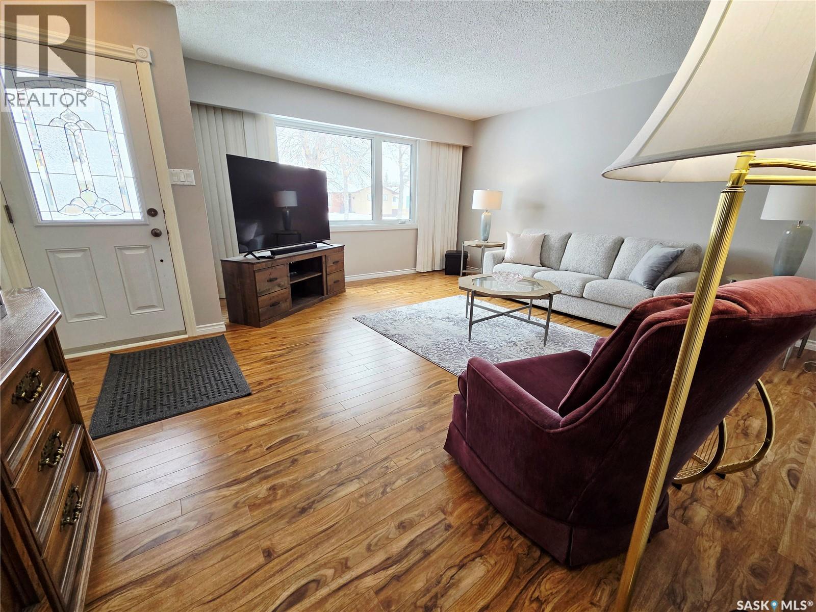 1127 Asquith Drive, Esterhazy, Saskatchewan  S0A 0X0 - Photo 6 - SK032986