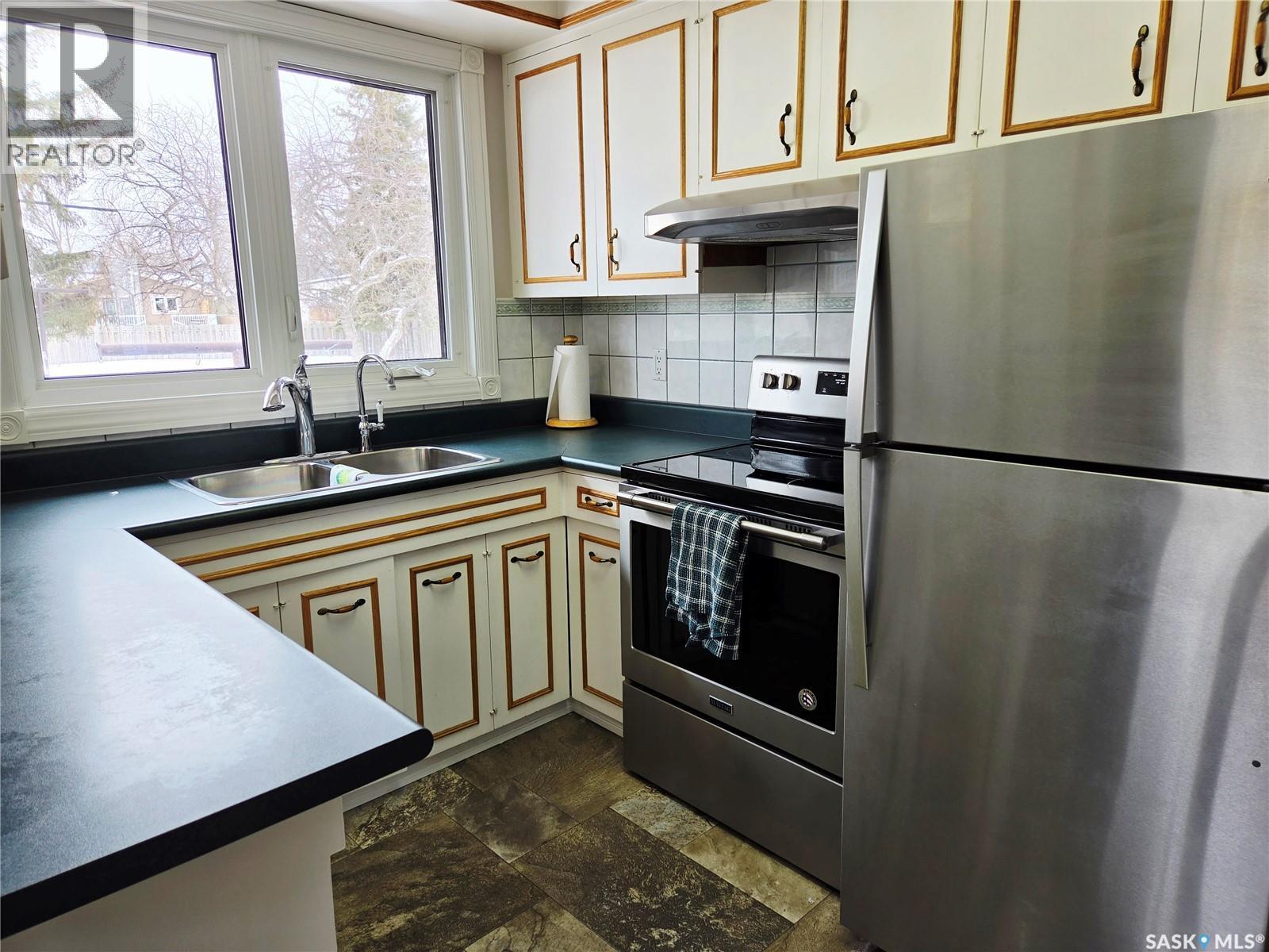 1127 Asquith Drive, Esterhazy, Saskatchewan  S0A 0X0 - Photo 9 - SK032986