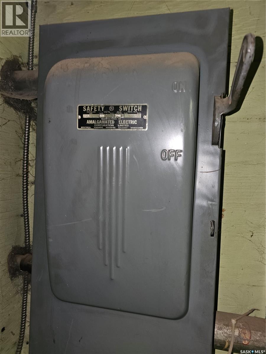 Street 121 3rd Street W, Mankota, Saskatchewan  S0H 2W0 - Photo 16 - SK032852