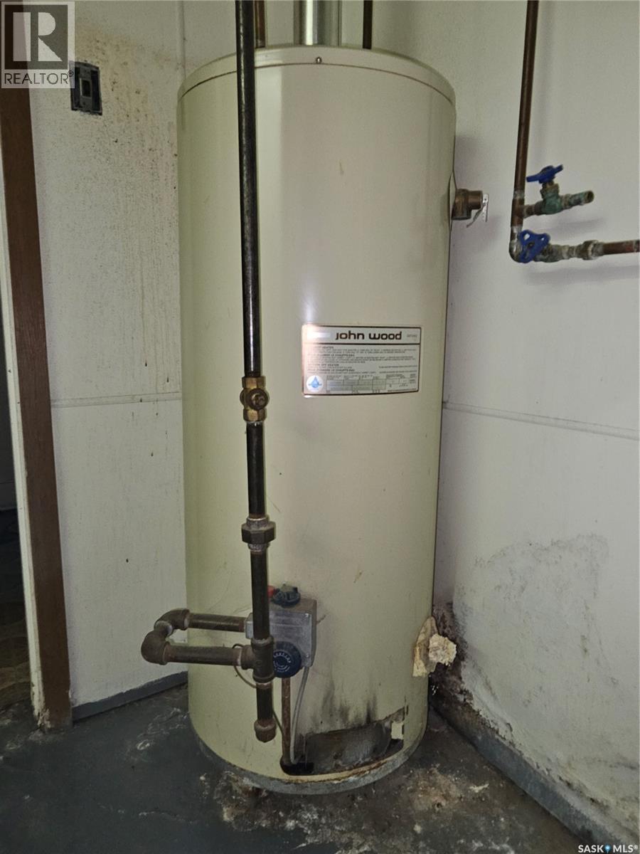 Street 121 3rd Street W, Mankota, Saskatchewan  S0H 2W0 - Photo 17 - SK032852