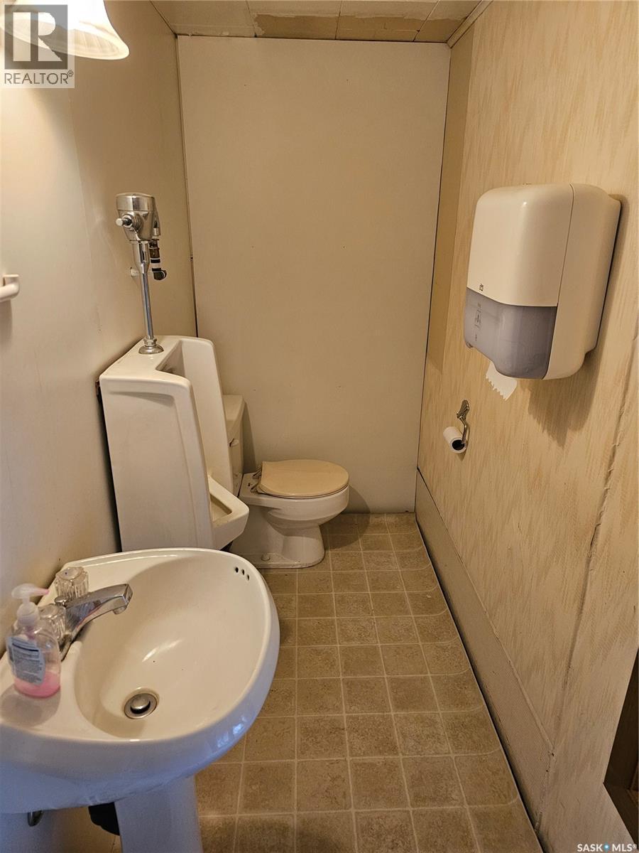 Street 121 3rd Street W, Mankota, Saskatchewan  S0H 2W0 - Photo 7 - SK032852