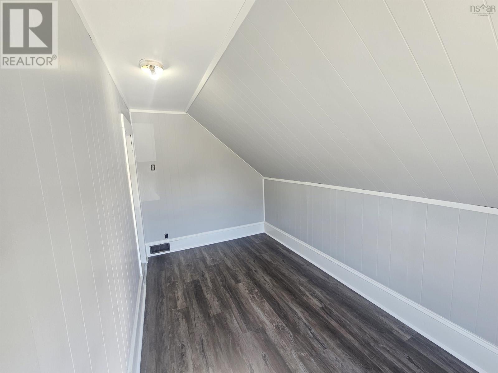 105 Mitchell Avenue, Dominion, Nova Scotia  B1G 1M7 - Photo 17 - 202607481