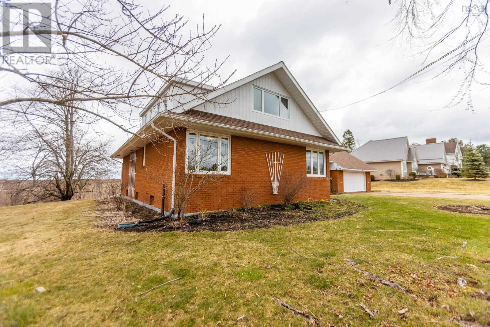 19 Biggs Drive, East Amherst, Nova Scotia  B4H 3Y2 - Photo 4 - 202607480