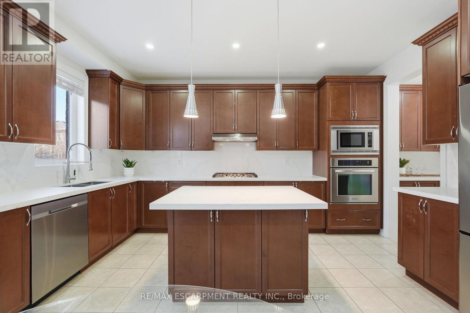 3071 Jenn Avenue, Burlington, Ontario  L7M 0C7 - Photo 11 - W13002050