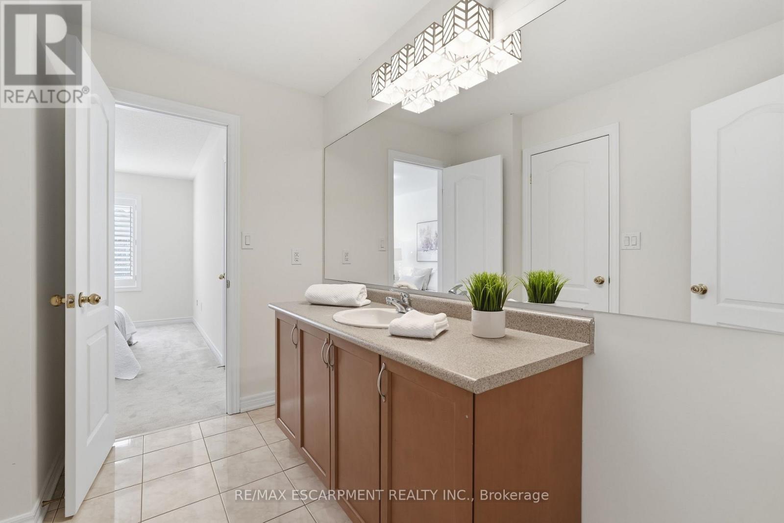 3071 Jenn Avenue, Burlington, Ontario  L7M 0C7 - Photo 33 - W13002050