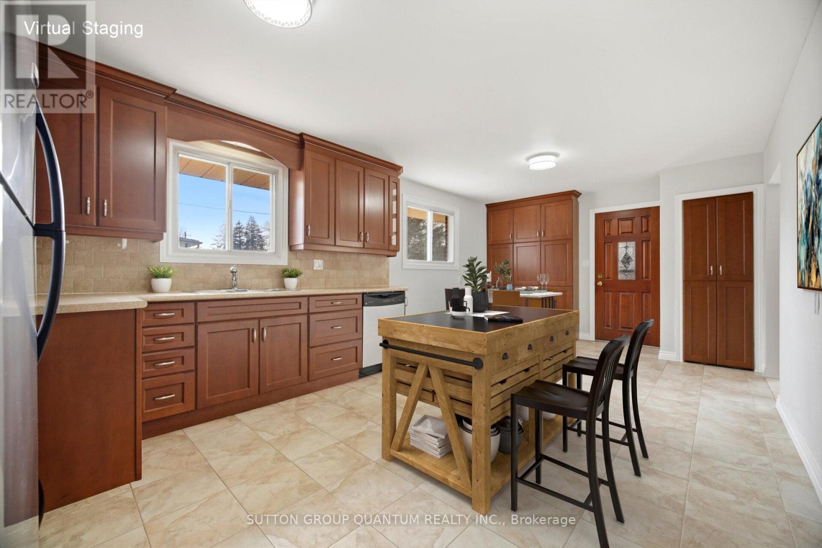 126 Angelene Street, Mississauga, Ontario  L5G 1X2 - Photo 10 - W13002062