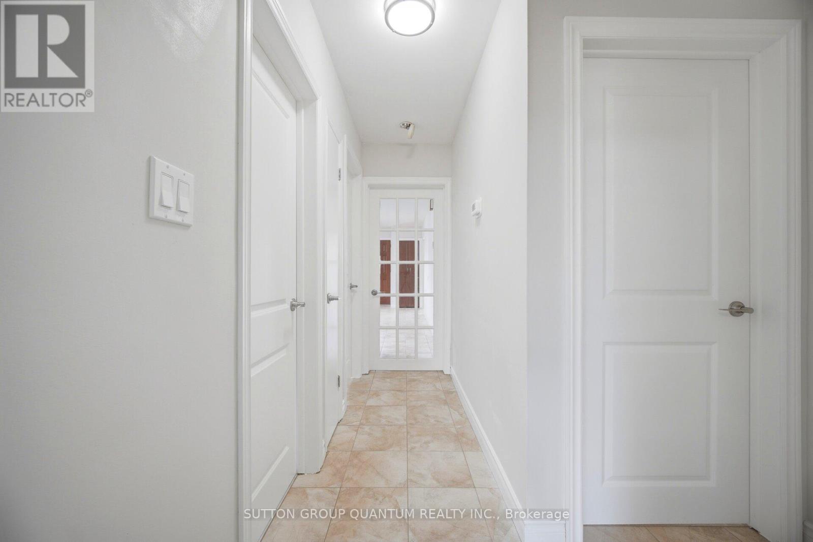 126 Angelene Street, Mississauga, Ontario  L5G 1X2 - Photo 12 - W13002062