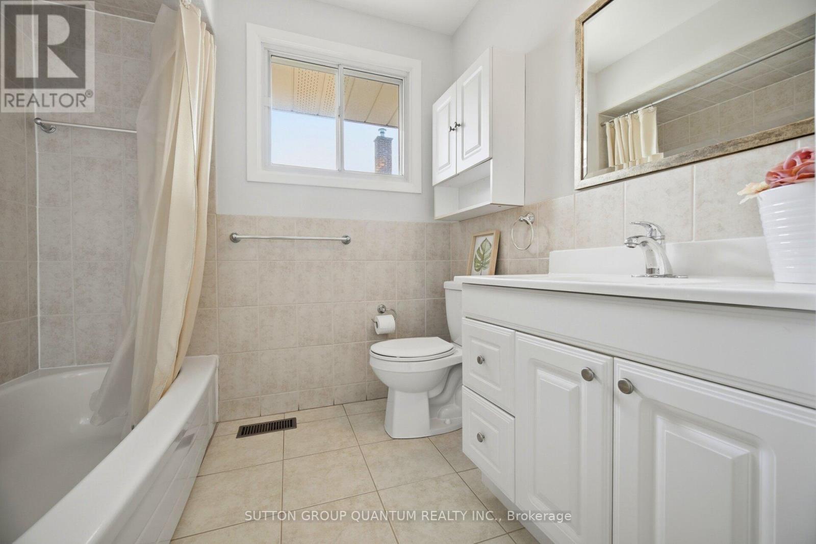 126 Angelene Street, Mississauga, Ontario  L5G 1X2 - Photo 20 - W13002062