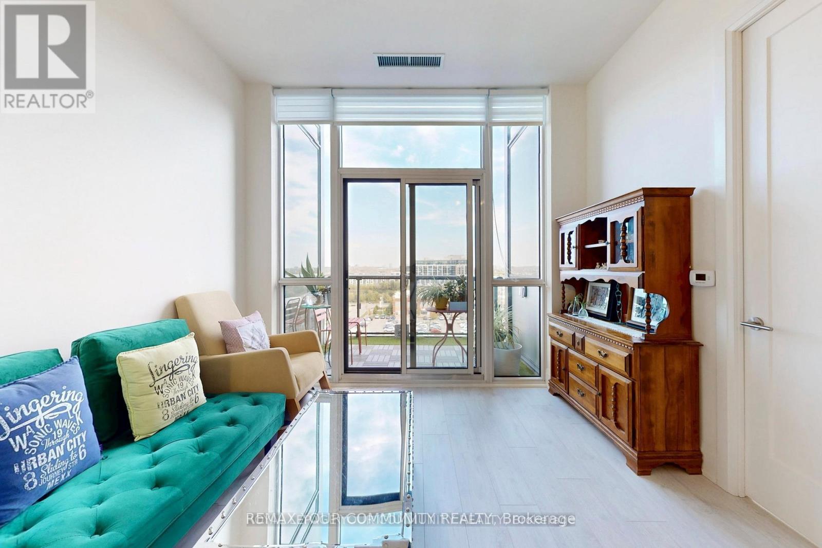 807 - 509 Dundas Street W, Oakville, Ontario  L6M 4M2 - Photo 4 - W13002108