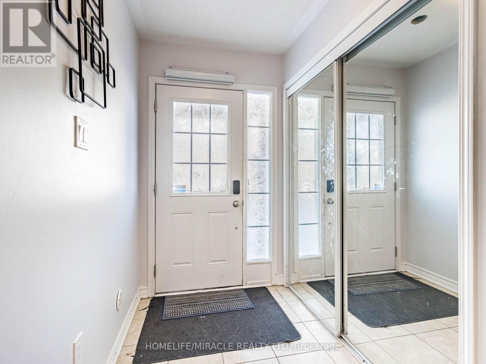 229 Remembrance Road, Brampton, Ontario  L7A 4P2 - Photo 5 - W13002114