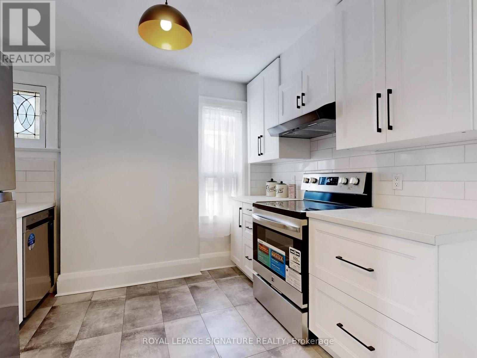 Upper - 117 Westmount Avenue, Toronto, Ontario  M6H 3K3 - Photo 17 - W13002154