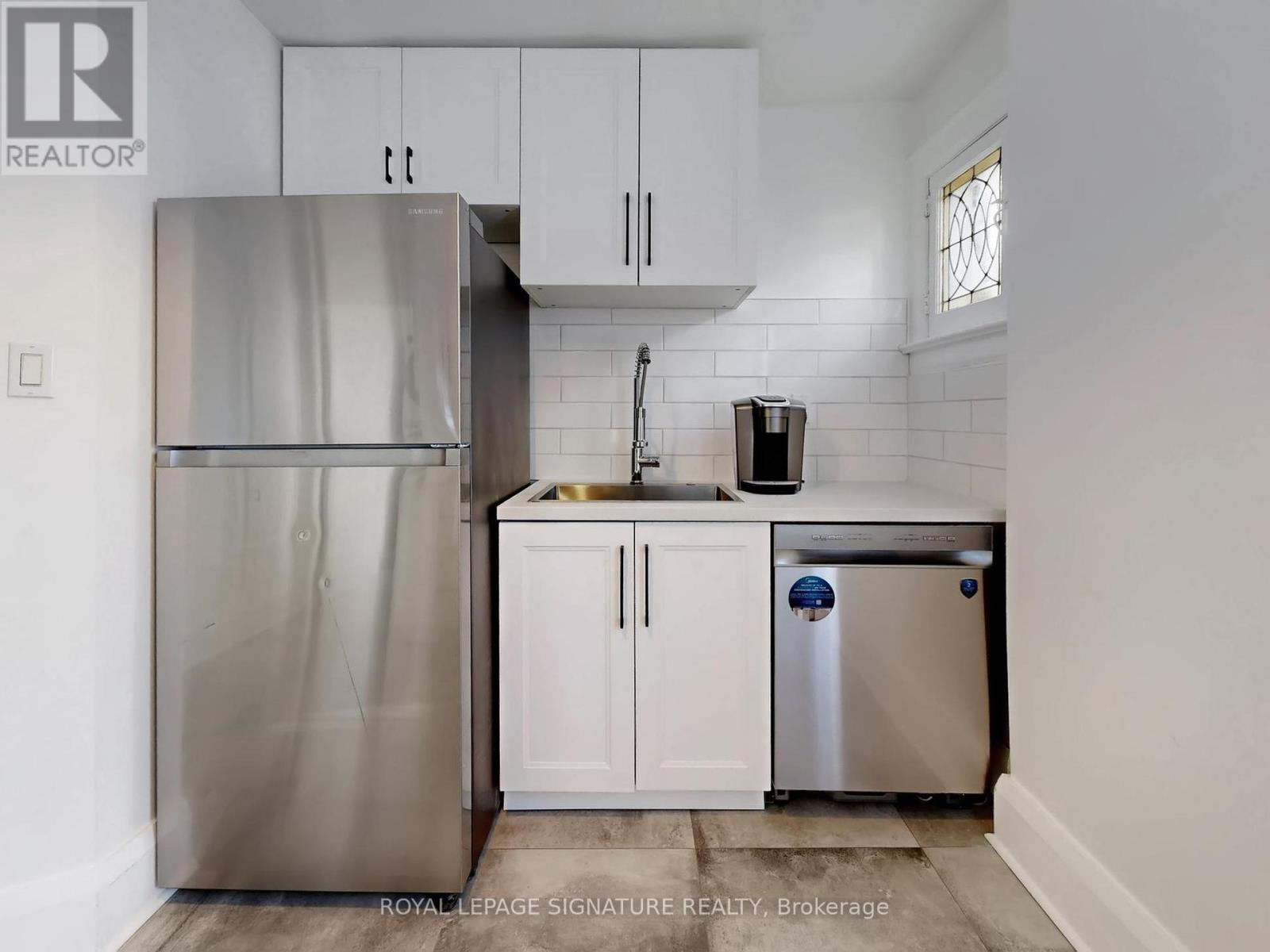 Upper - 117 Westmount Avenue, Toronto, Ontario  M6H 3K3 - Photo 19 - W13002154