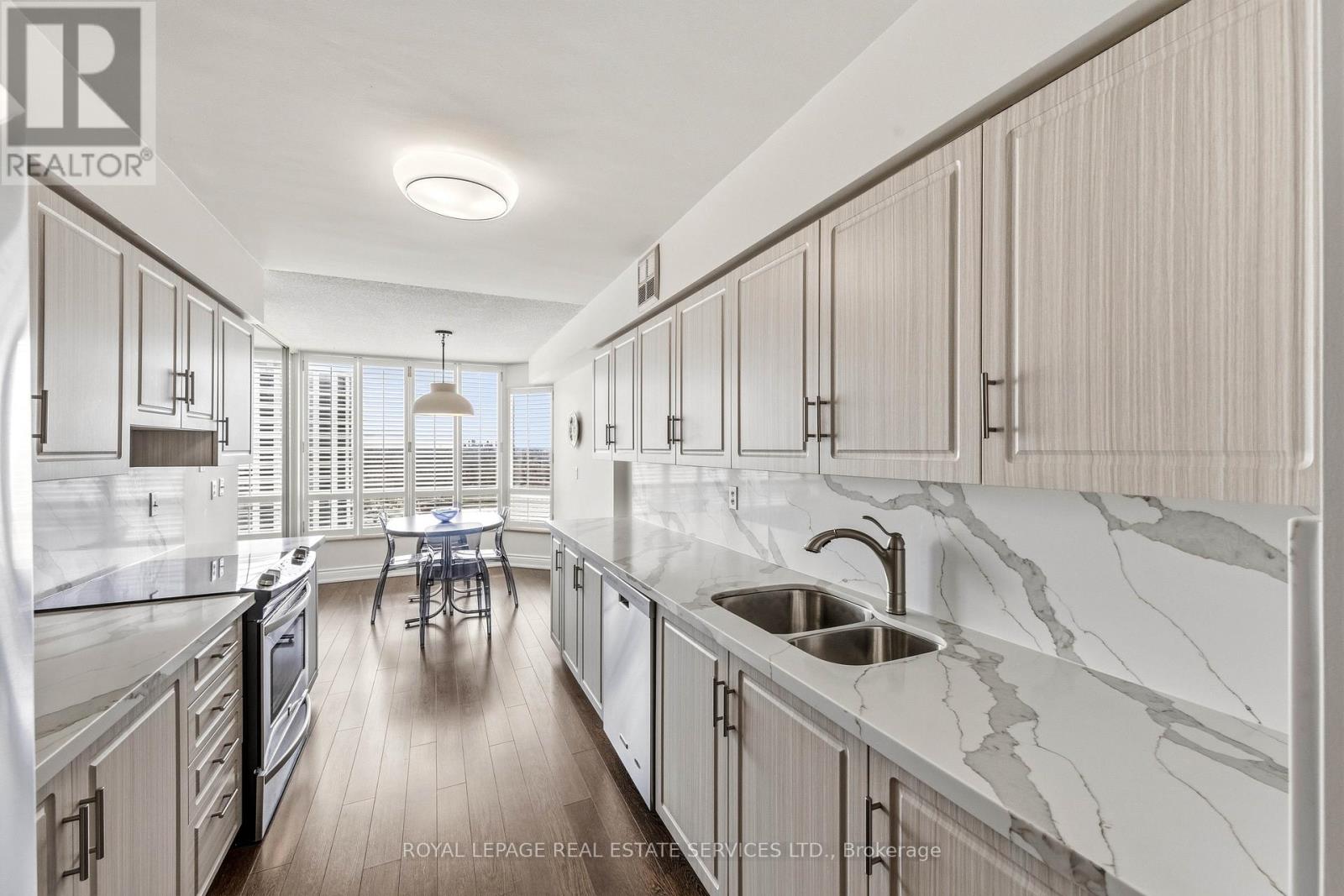 2004 - 1300 Islington Avenue, Toronto, Ontario  M9A 5C4 - Photo 13 - W13002160