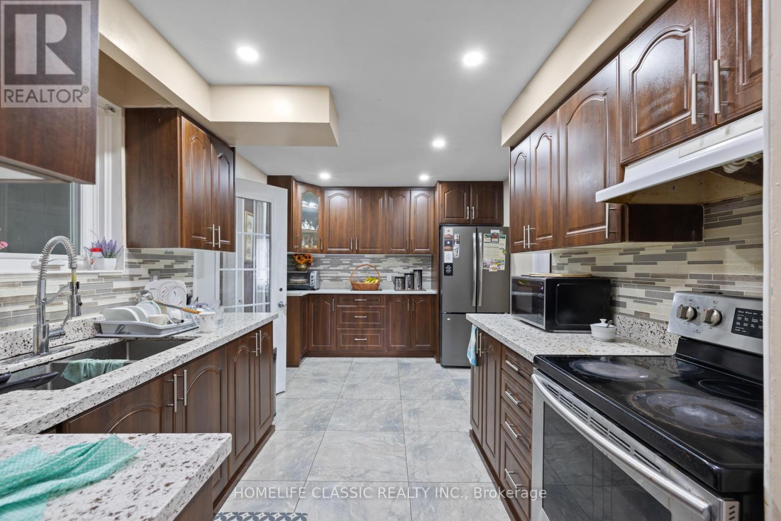 83 John Garland Boulevard, Toronto, Ontario  M9V 1N5 - Photo 9 - W13002228