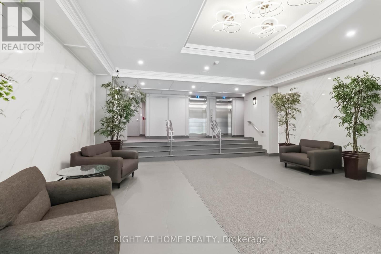 1706 - 975 Warwick Court, Burlington, Ontario  L7T 3Z7 - Photo 3 - W13002246