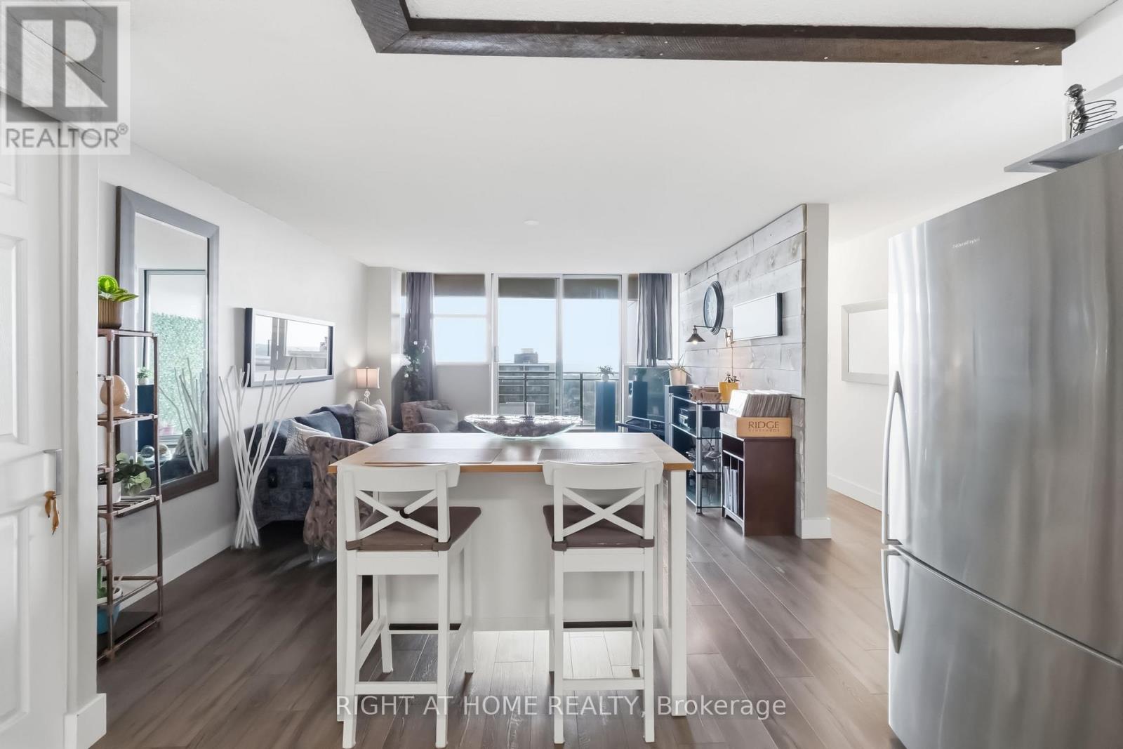 1706 - 975 Warwick Court, Burlington, Ontario  L7T 3Z7 - Photo 4 - W13002246