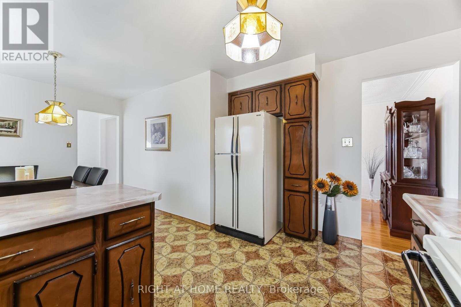 3938 Midhurst Lane, Mississauga, Ontario  L4Z 1C7 - Photo 12 - W13002276