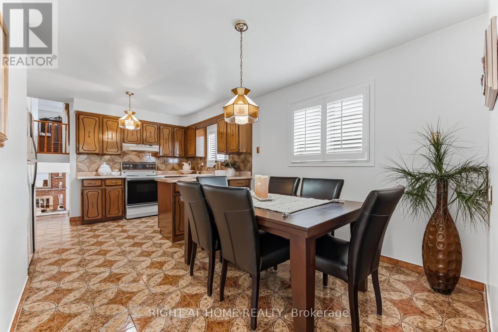 3938 Midhurst Lane, Mississauga, Ontario  L4Z 1C7 - Photo 14 - W13002276