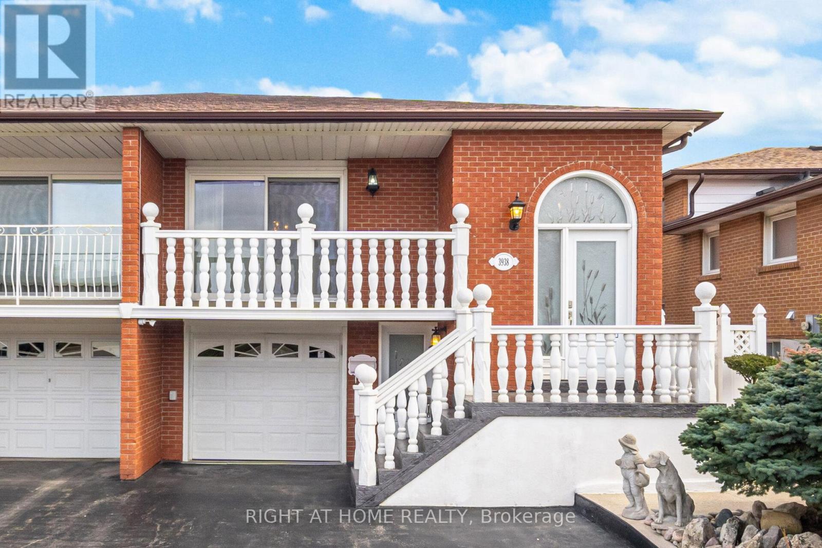 3938 Midhurst Lane, Mississauga, Ontario  L4Z 1C7 - Photo 2 - W13002276