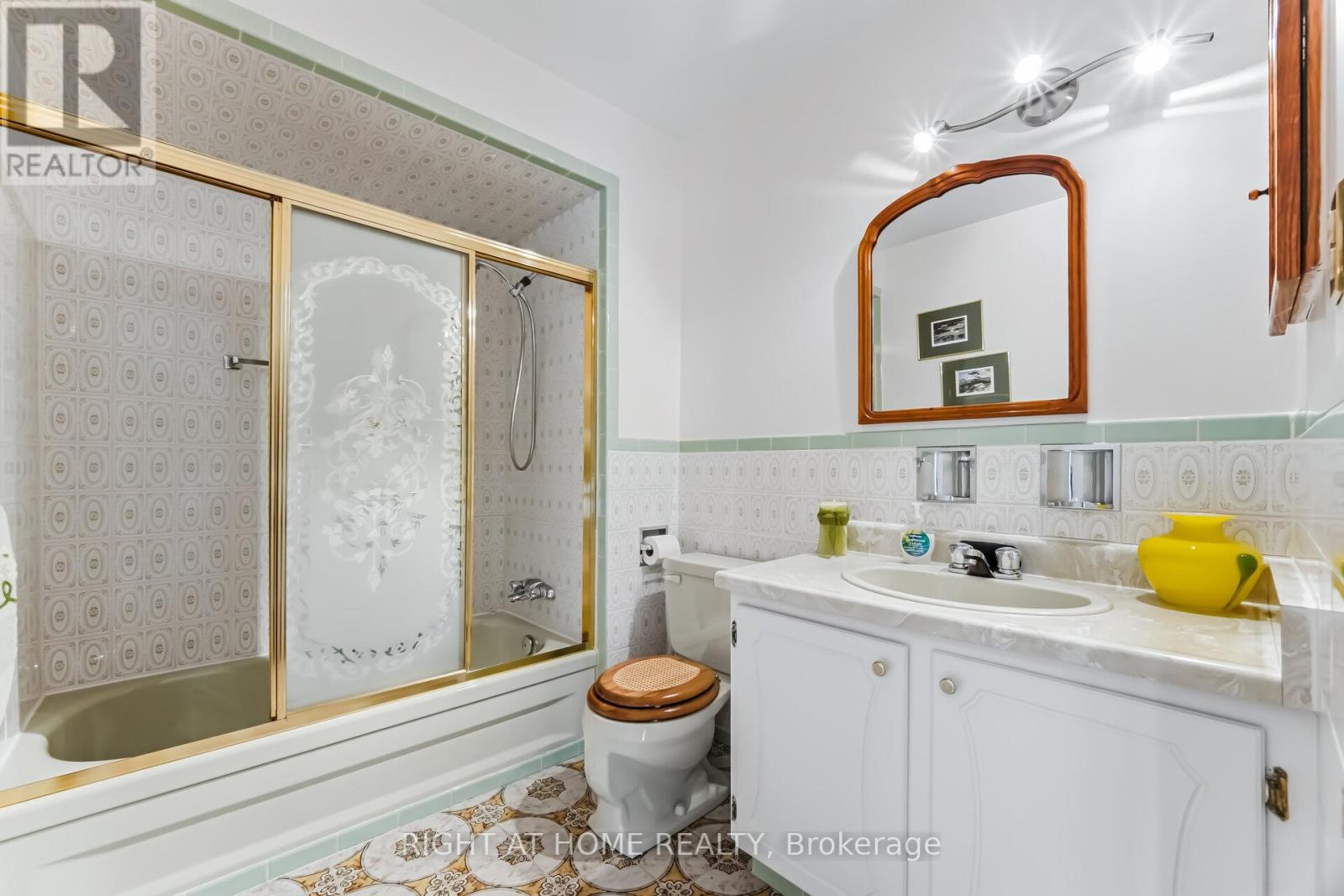 3938 Midhurst Lane, Mississauga, Ontario  L4Z 1C7 - Photo 20 - W13002276