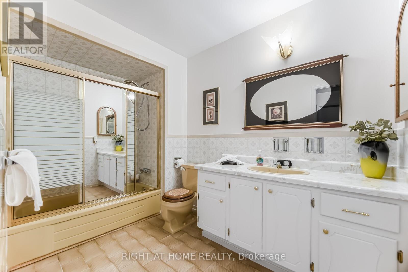 3938 Midhurst Lane, Mississauga, Ontario  L4Z 1C7 - Photo 32 - W13002276