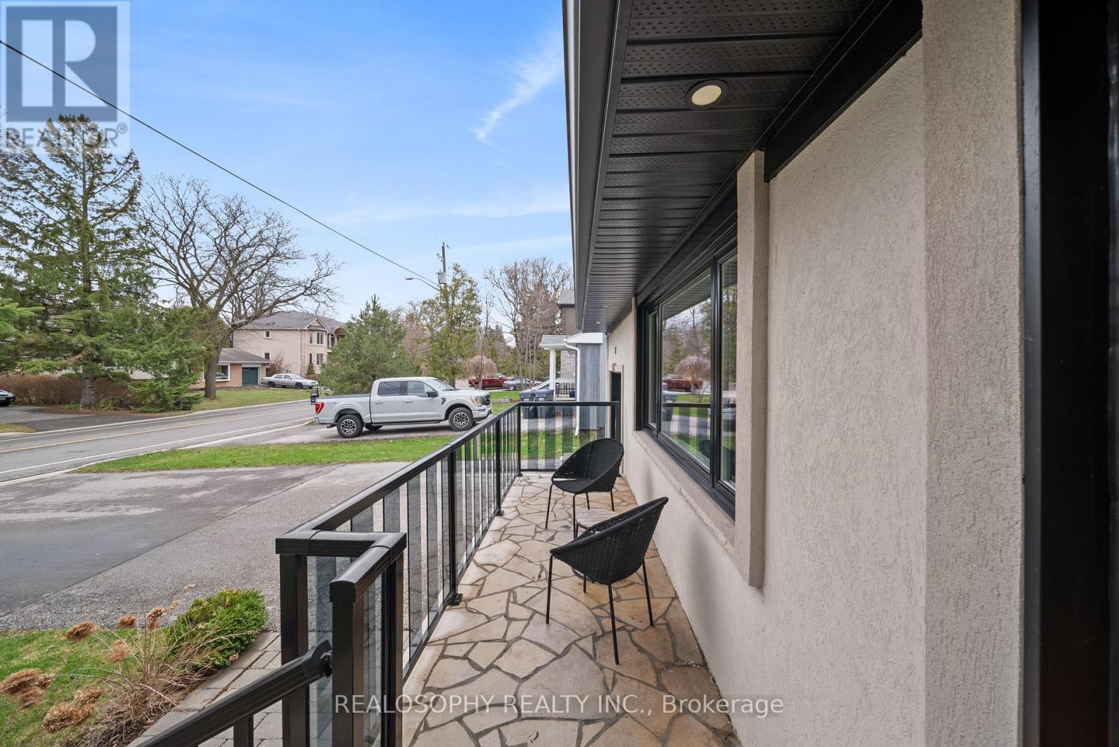 17 Pioneer Drive, Mississauga, Ontario  L5M 1G8 - Photo 2 - W13002298