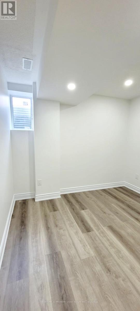 33 Gulfbrook Circle, Brampton, Ontario L6Z 0B6 - Photo 10 - W13002300