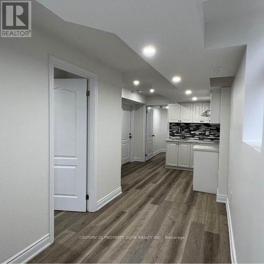 33 Gulfbrook Circle, Brampton, Ontario L6Z 0B6 - Photo 2 - W13002300