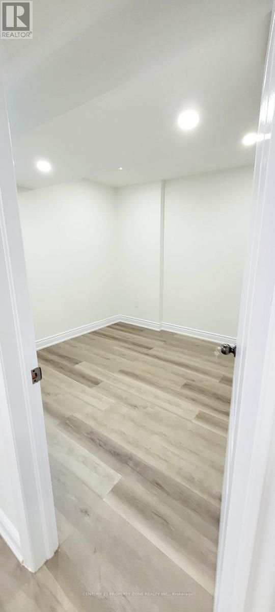 33 Gulfbrook Circle, Brampton, Ontario L6Z 0B6 - Photo 3 - W13002300