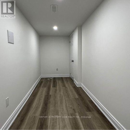 33 Gulfbrook Circle, Brampton, Ontario L6Z 0B6 - Photo 4 - W13002300