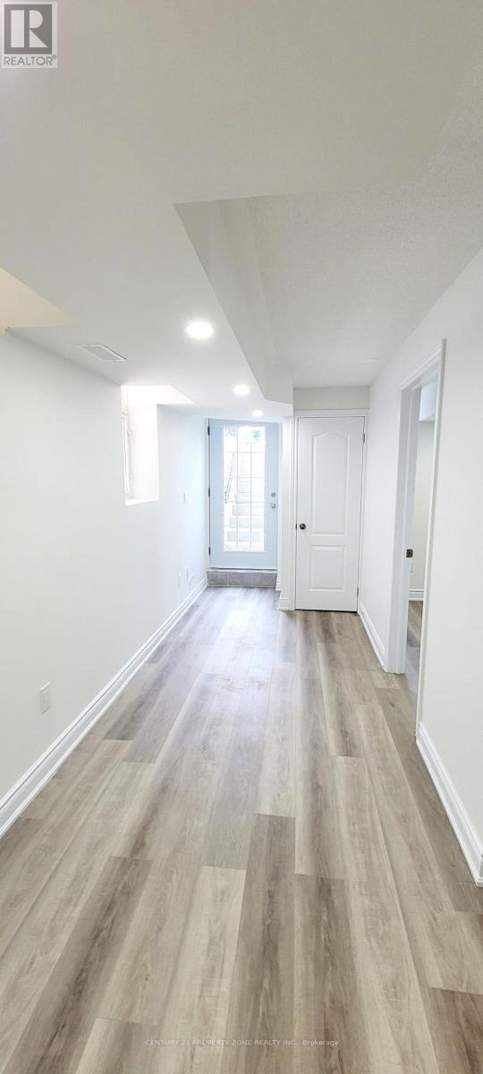 33 Gulfbrook Circle, Brampton, Ontario L6Z 0B6 - Photo 5 - W13002300