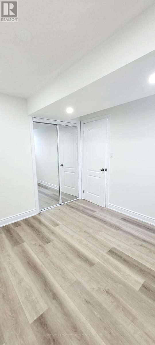 33 Gulfbrook Circle, Brampton, Ontario L6Z 0B6 - Photo 7 - W13002300