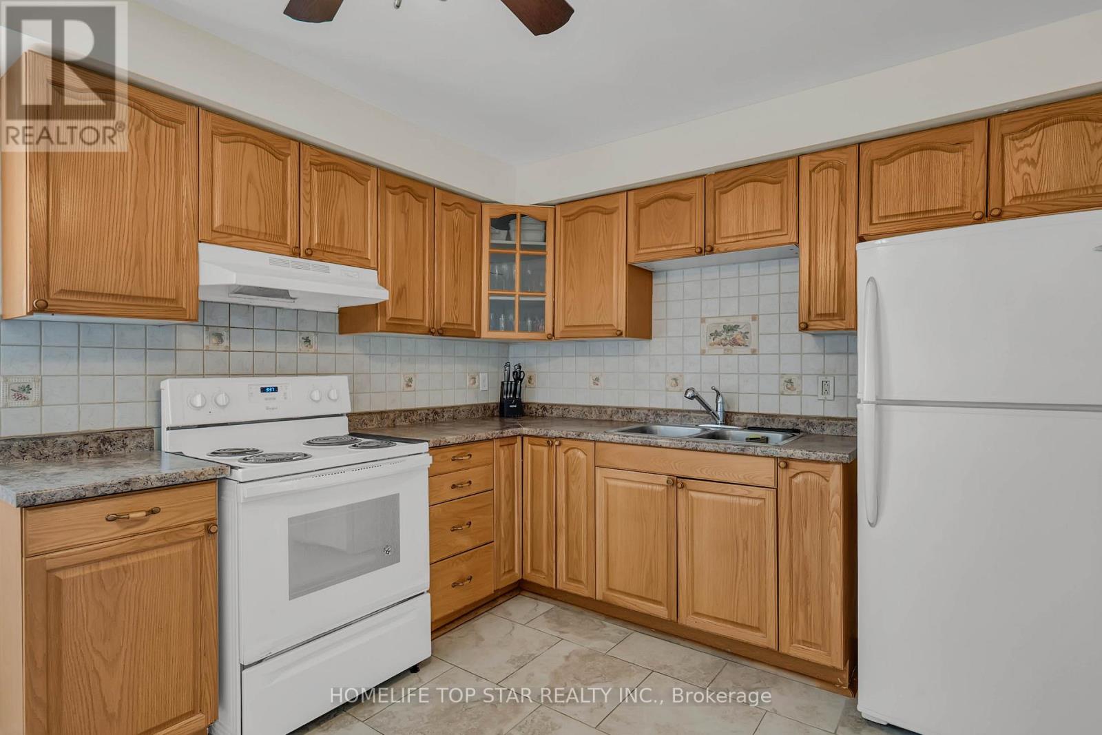 33 - 452 Silverstone Drive, Toronto, Ontario  M9V 3K8 - Photo 14 - W13002364