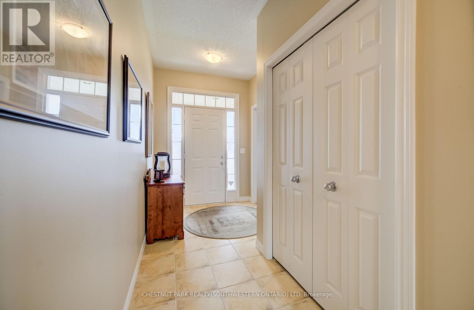 560 Springwater Drive, Waterloo, Ontario  N2V 2K6 - Photo 4 - X13002058