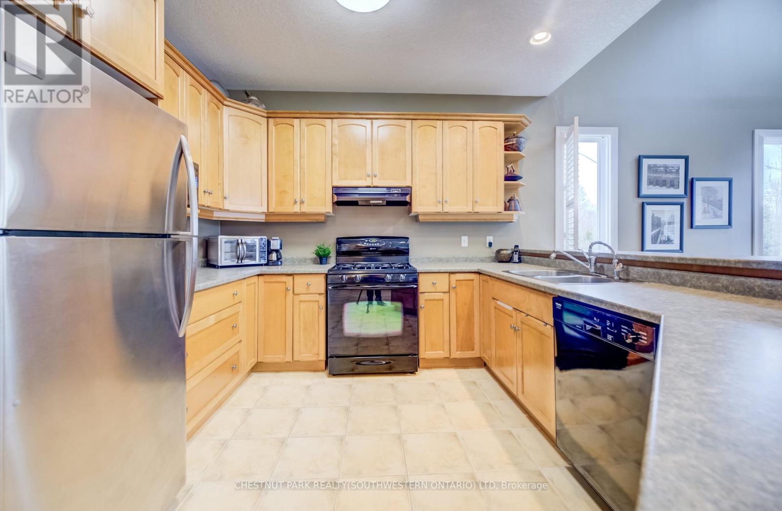 560 Springwater Drive, Waterloo, Ontario  N2V 2K6 - Photo 7 - X13002058