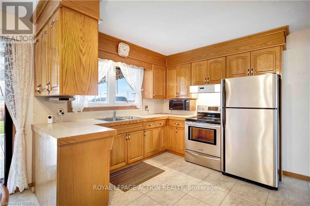 266 No 6 School Road, Brantford, Ontario N3T 5L9 - Photo 11 - X13002252