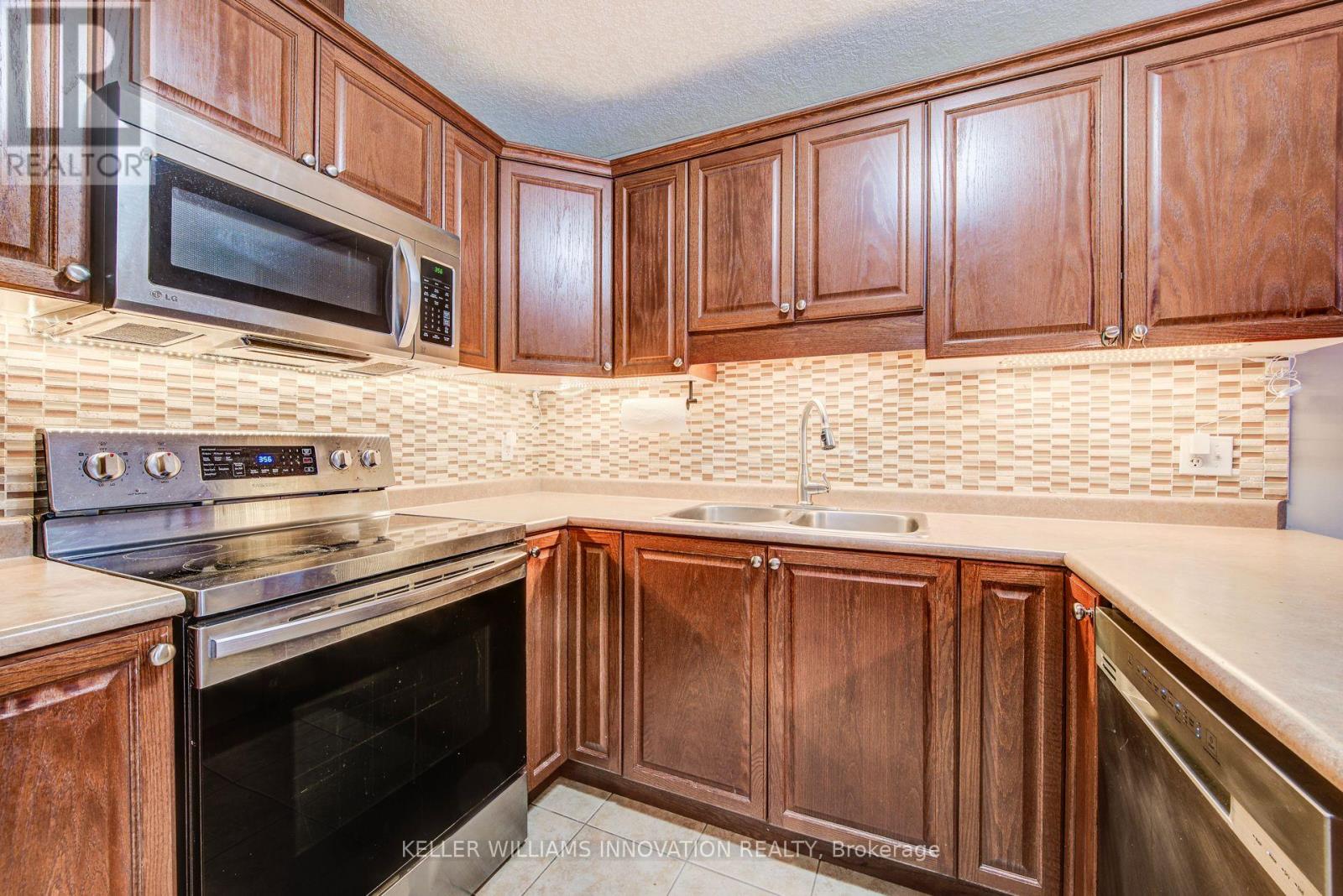 10 - 972 Strasburg Road, Kitchener, Ontario  N2E 2K4 - Photo 8 - X13002256