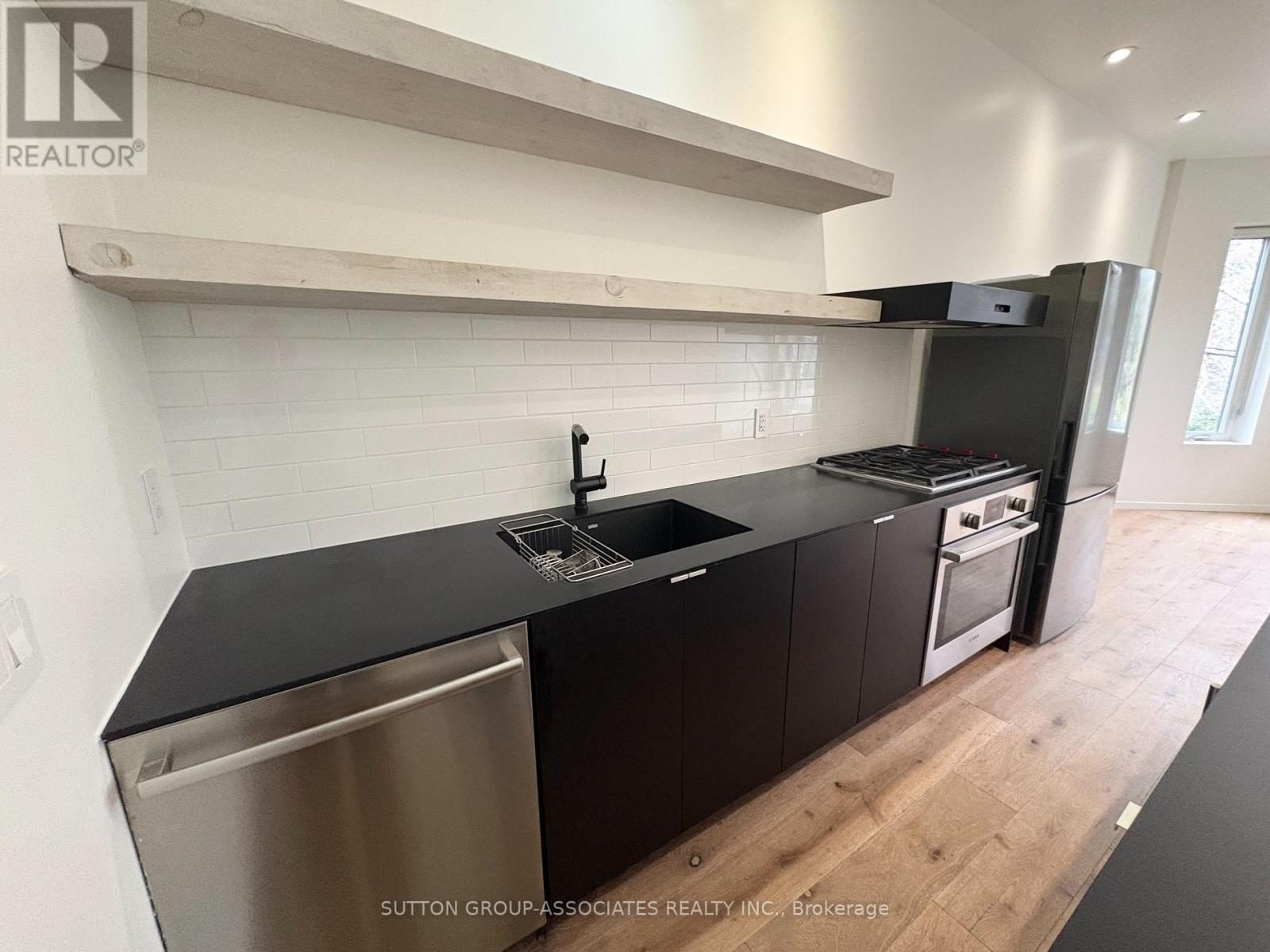 49 Olive Avenue, Toronto, Ontario  M6G 1T7 - Photo 10 - C12998690