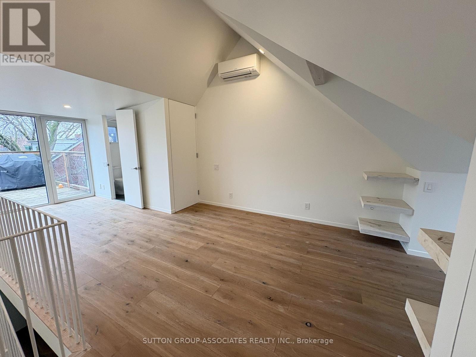 49 Olive Avenue, Toronto, Ontario  M6G 1T7 - Photo 27 - C12998690