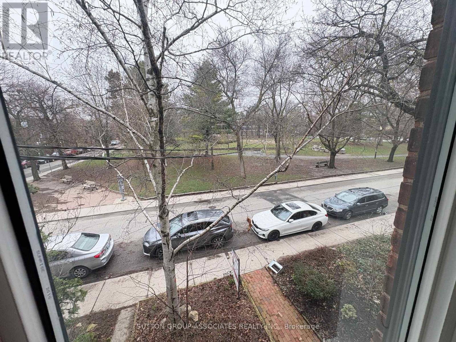 49 Olive Avenue, Toronto, Ontario  M6G 1T7 - Photo 16 - C12998690