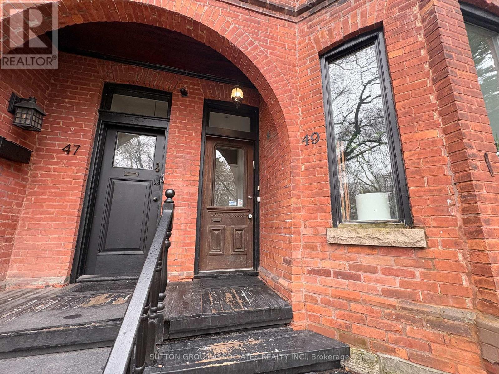 49 Olive Avenue, Toronto, Ontario  M6G 1T7 - Photo 2 - C12998690