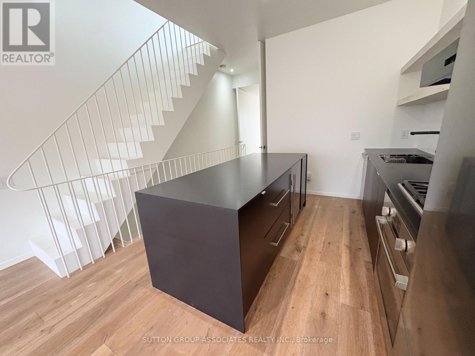 49 Olive Avenue, Toronto, Ontario  M6G 1T7 - Photo 13 - C12998690