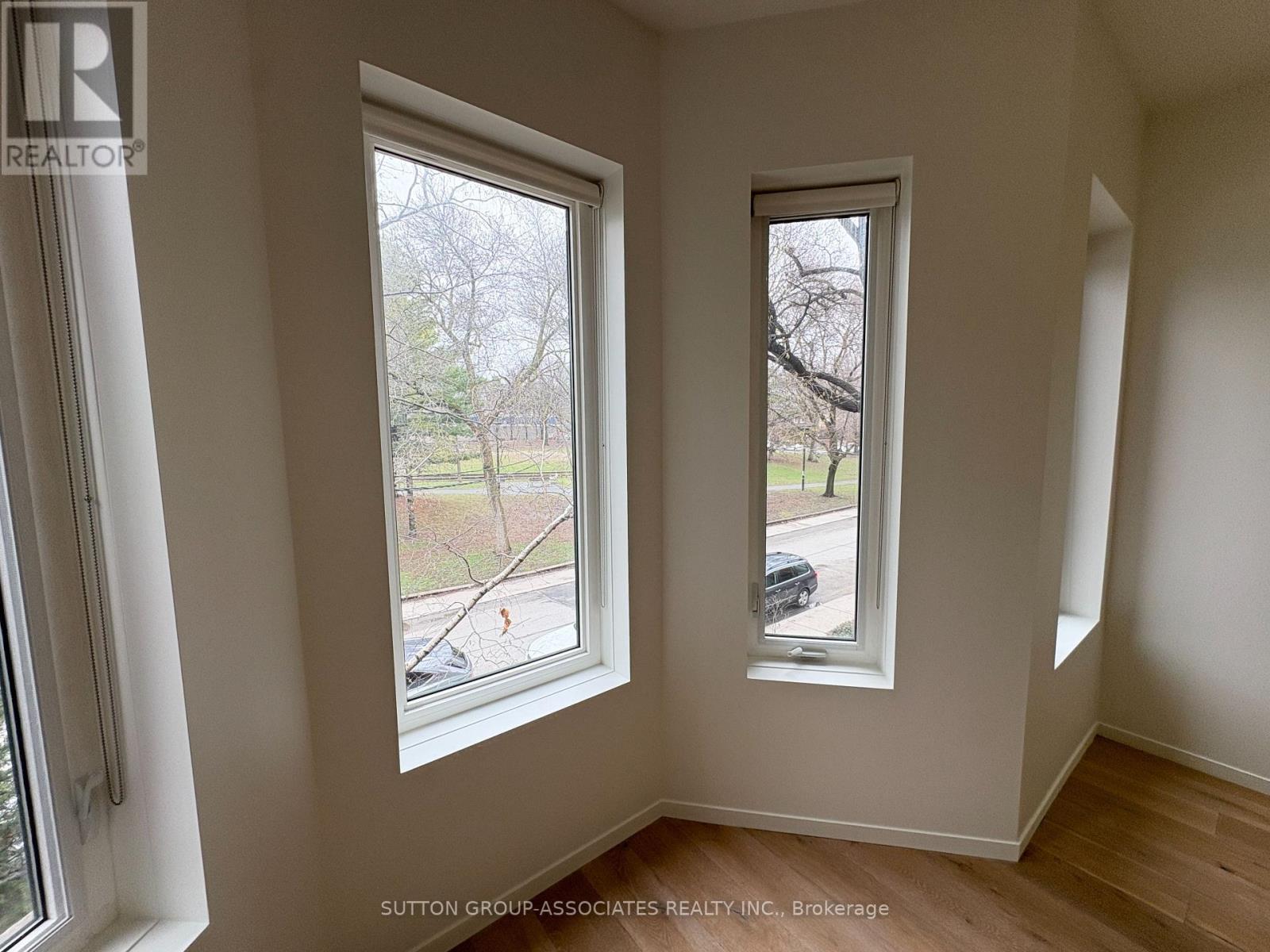 49 Olive Avenue, Toronto, Ontario  M6G 1T7 - Photo 18 - C12998690