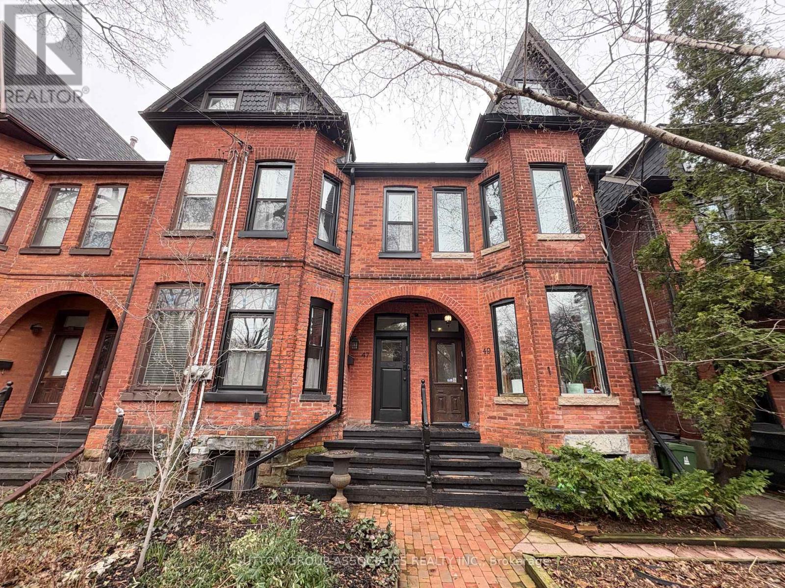 49 OLIVE AVENUE, Toronto, Ontario