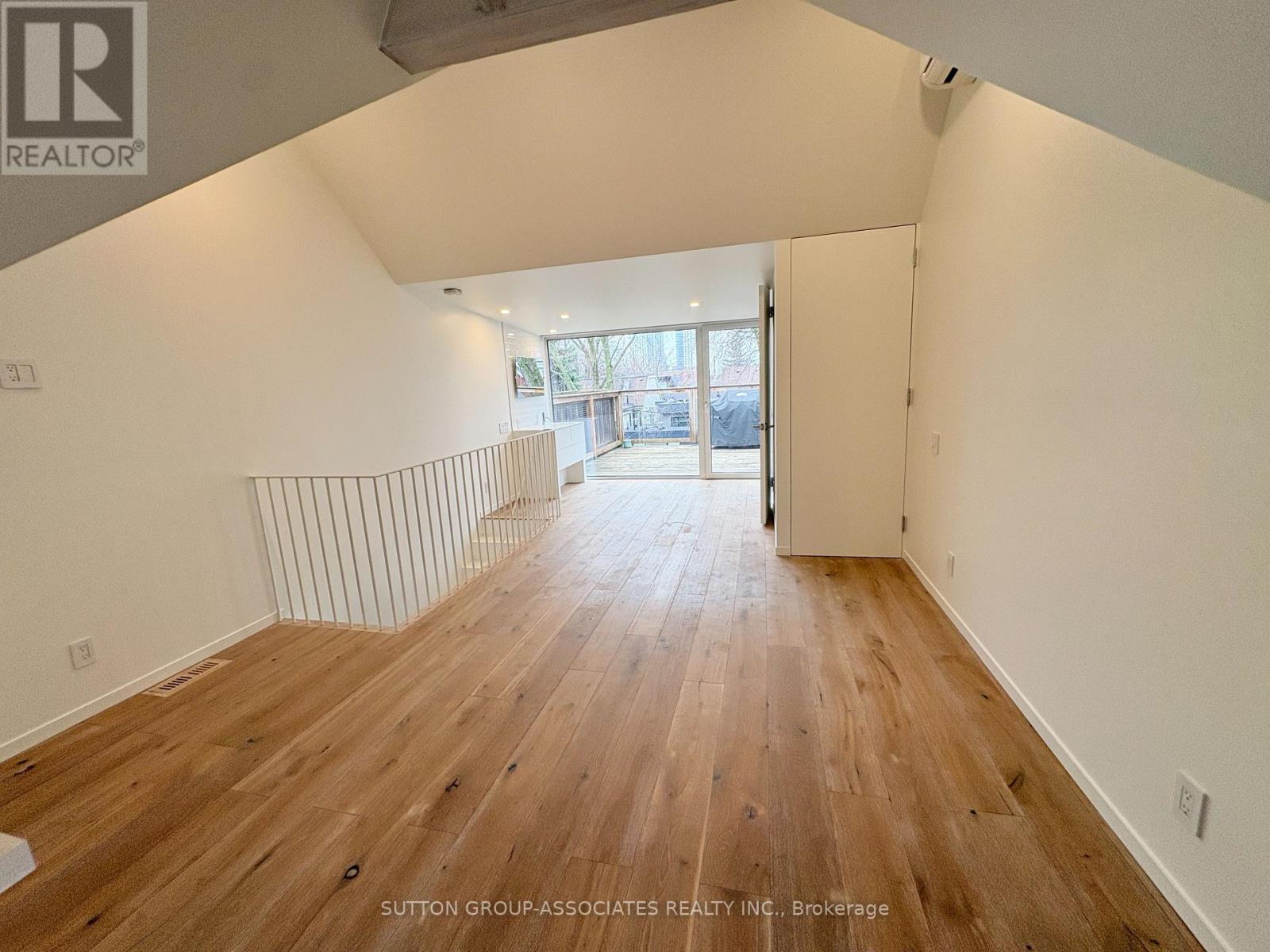 49 Olive Avenue, Toronto, Ontario  M6G 1T7 - Photo 34 - C12998690